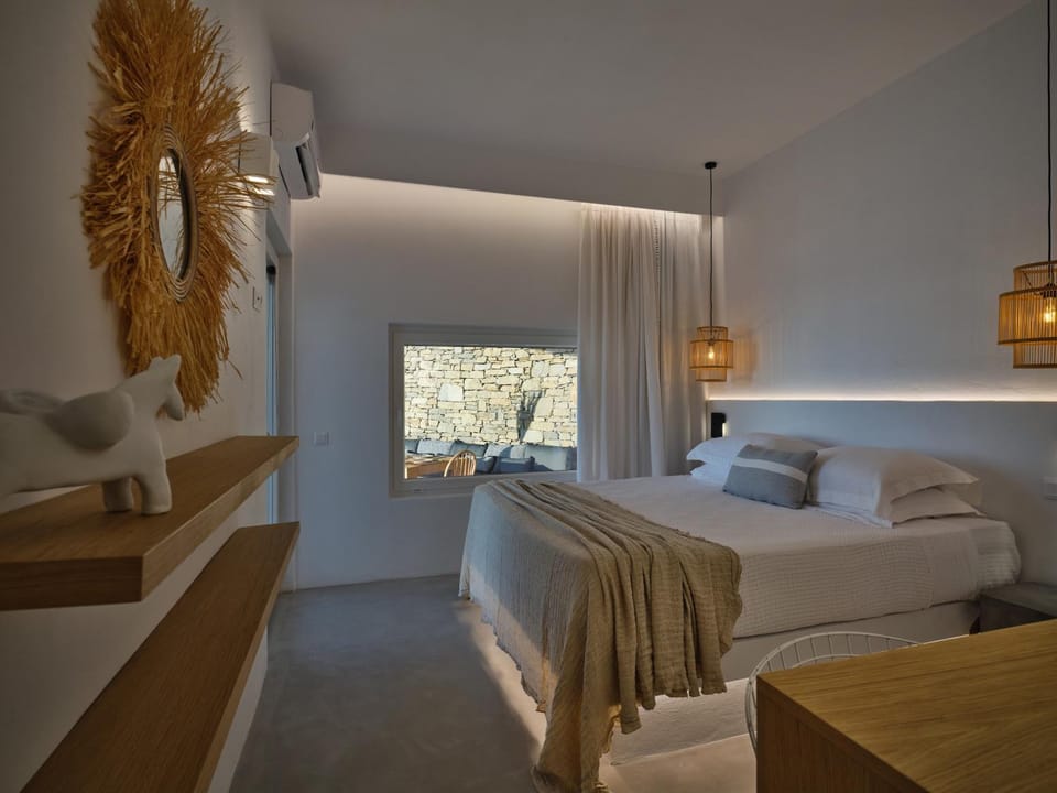 Infinity sea view hillside villa with private pool House in Paros