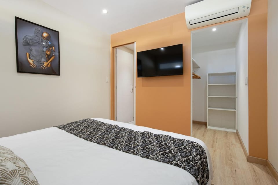 TV and multimedia, Bedroom, air conditioner