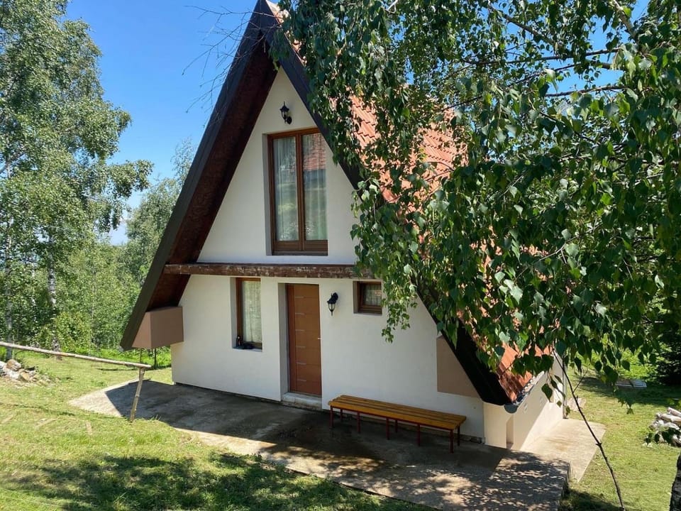 Vikendica Stojanović House in Zlatibor District, Serbia