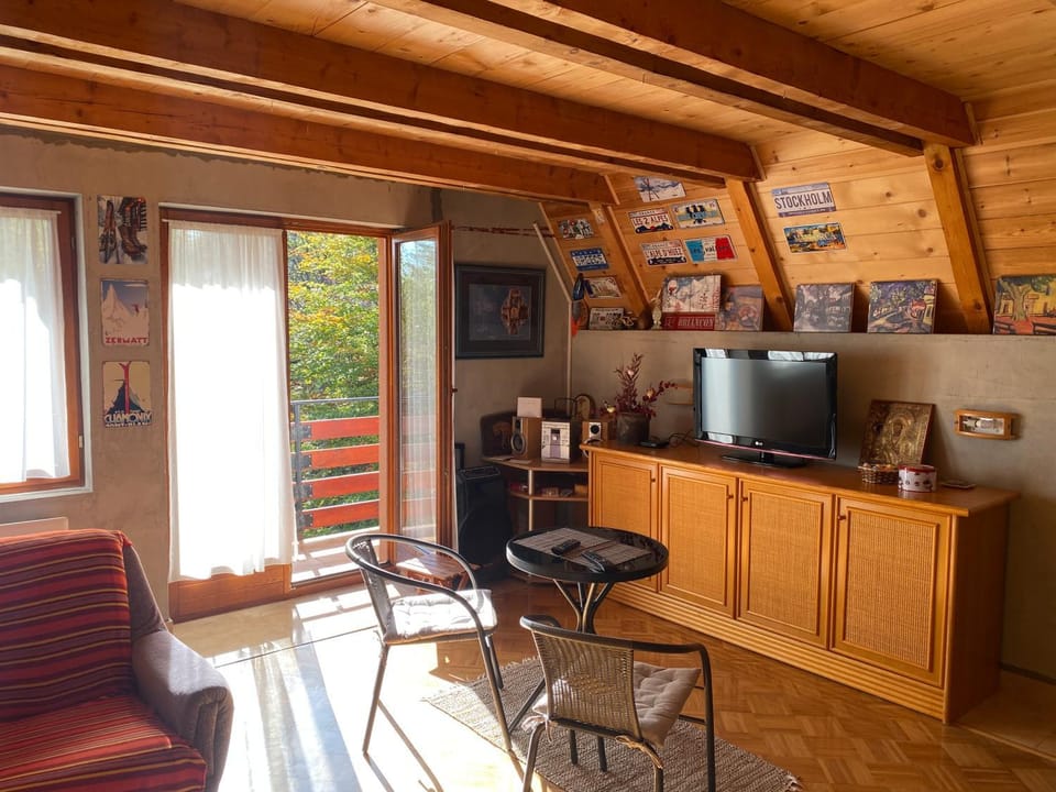 Vikendica Stojanović House in Zlatibor District, Serbia