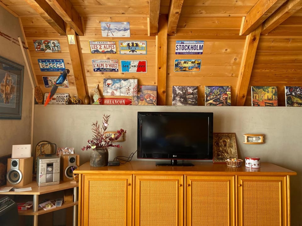 Vikendica Stojanović House in Zlatibor District, Serbia