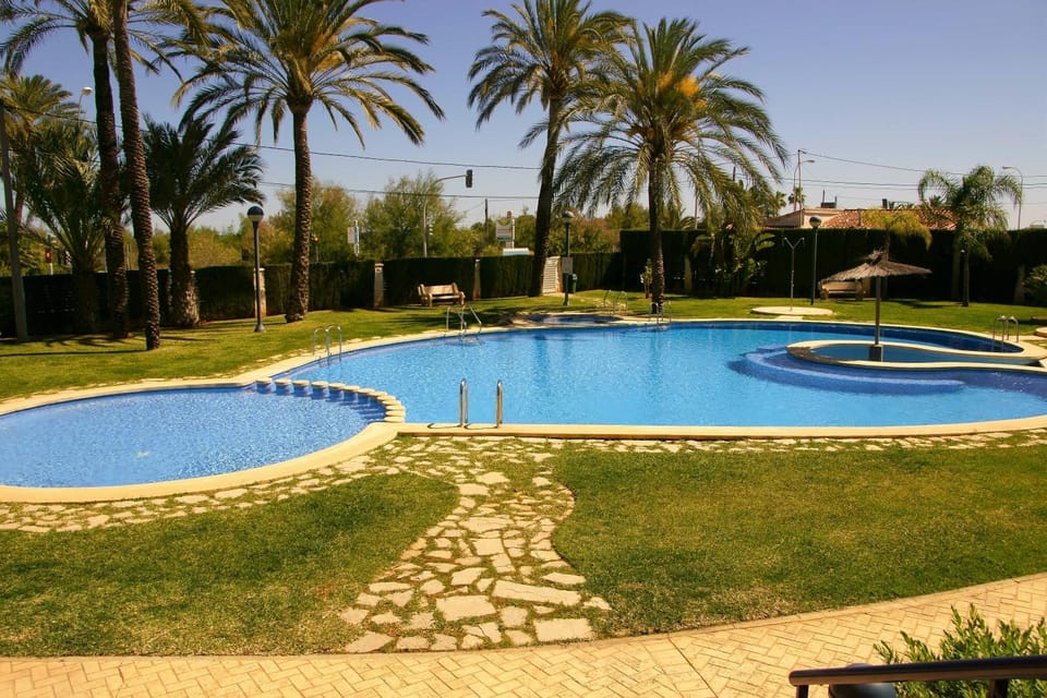 Swimming pool