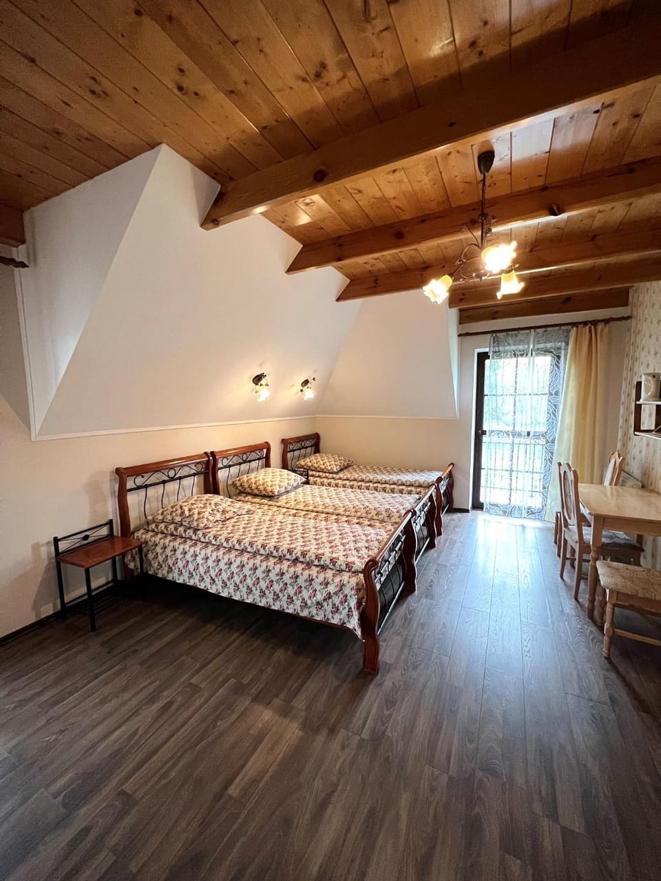 Photo of the whole room