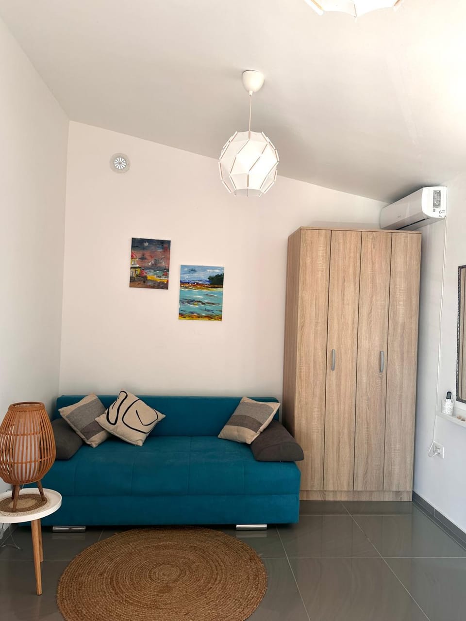 wardrobe, air conditioner