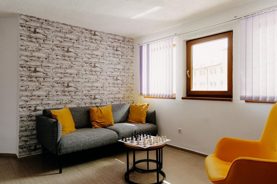 Day, Game Room, Library, Living room, Seating area