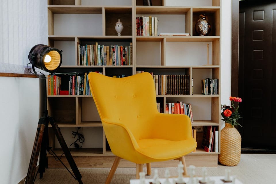 Day, Game Room, Library, Living room, Seating area