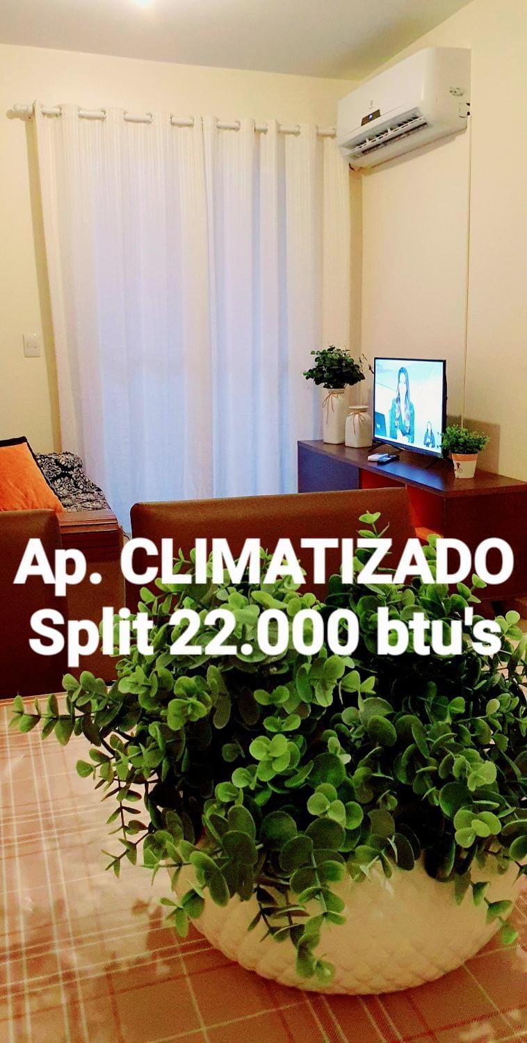 Apartamento TOP CLIMATIZADO em CRICIÚMA-SC - ótimo CUSTO-BENEFÍCIO - Cozinha completa - Cama Box - WiFI - Smart TV - Apps YouTube - NetFlix - Prime Vídeo - Garagem coberta - Portaria Digital 24h - Lugar sossegado e arborizado - Acomoda até 5 pessoas Apartment in State of Santa Catarina