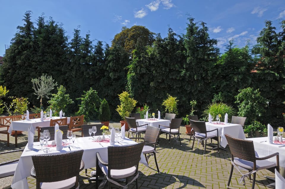 Patio, Restaurant/places to eat