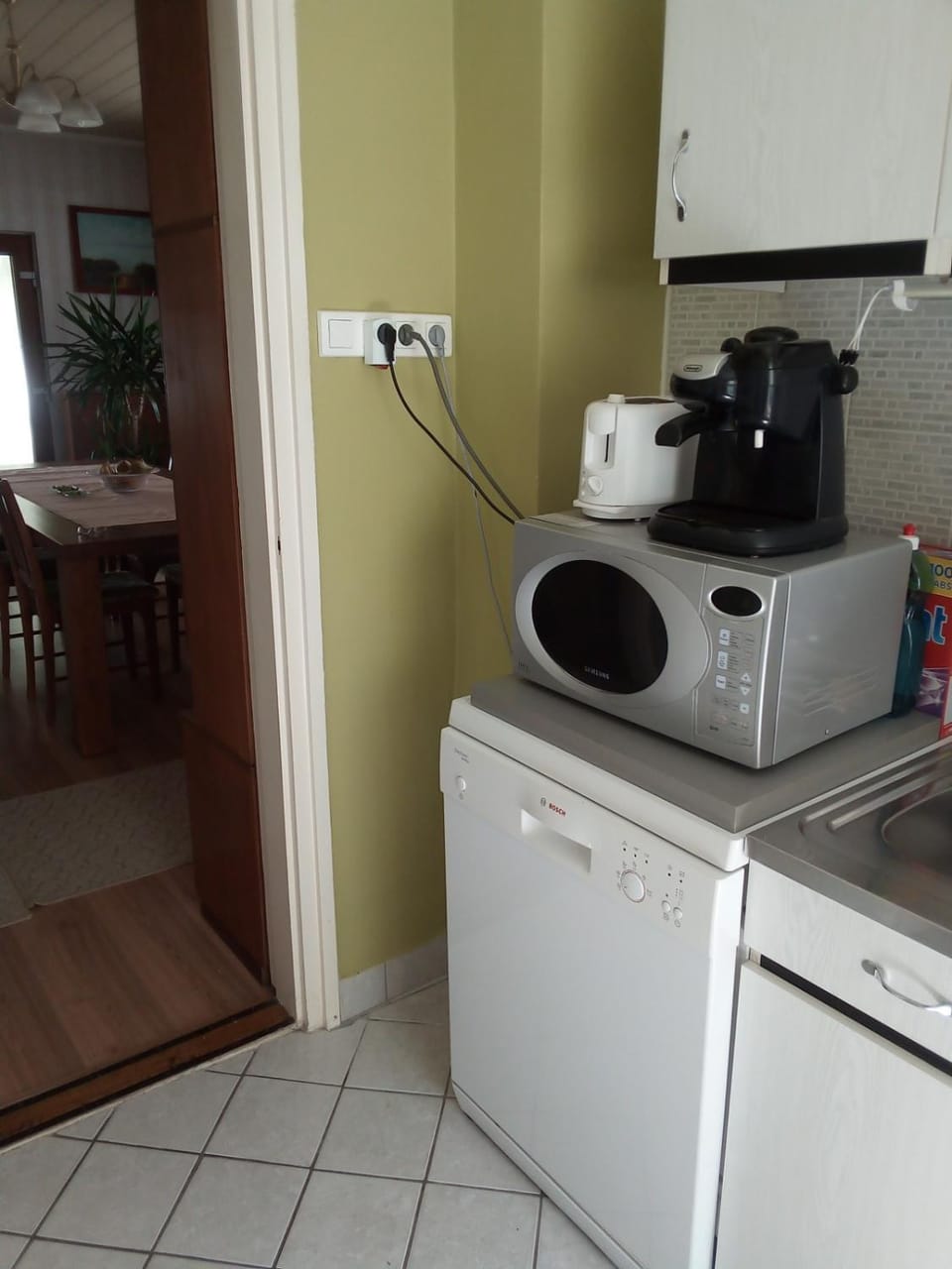 Kitchen or kitchenette