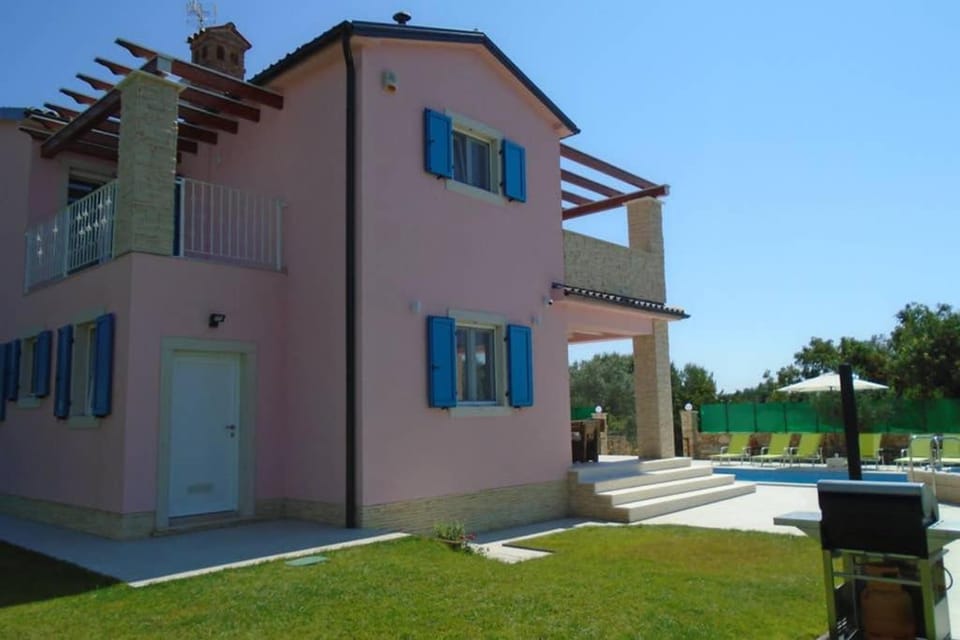 Villa Nikolas-Pool, Whirlpool, Sea view, close to the beach Villa in Fažana