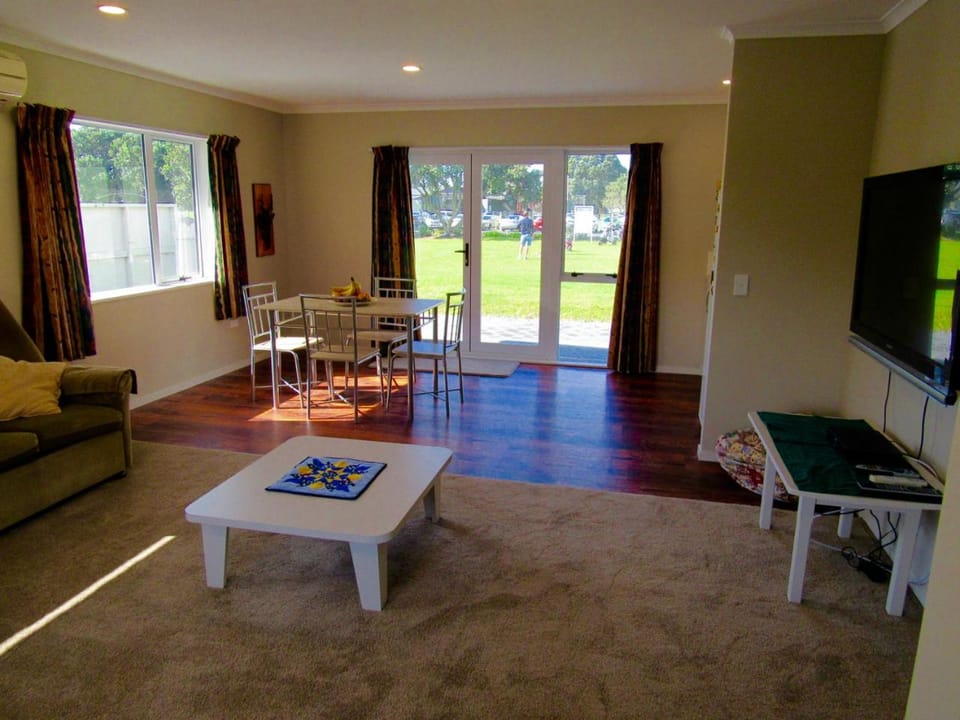 The Practice Fairway Apartment in Tauranga