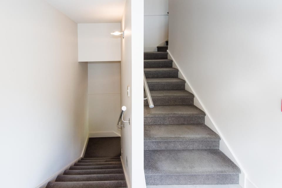 3 Level Lakefront Apartment with Ensuites and Spa Bath Apartment in Queenstown