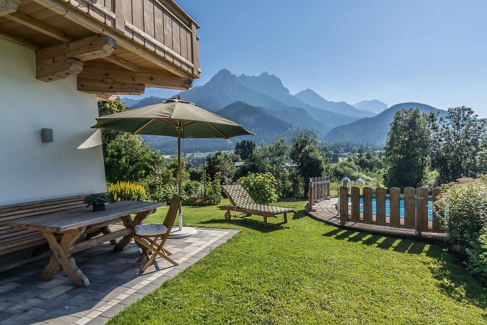 Patio, Mountain view