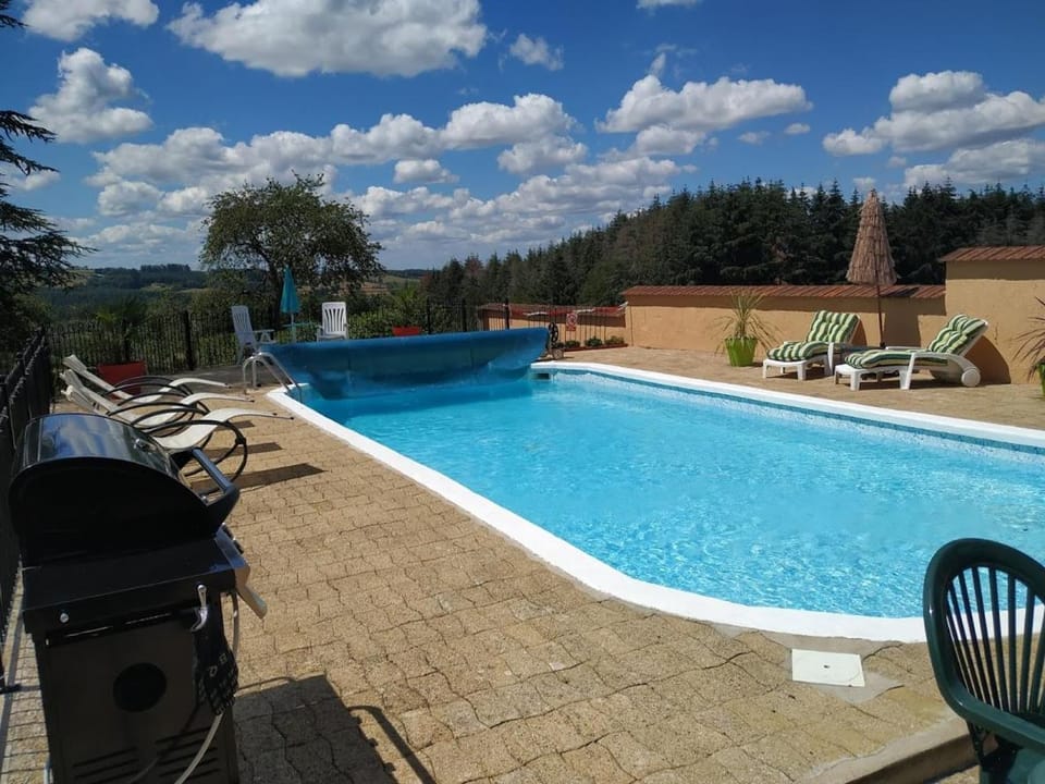 BBQ facilities, Swimming pool