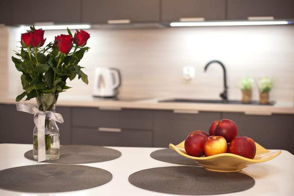 Kitchen or kitchenette, Communal kitchen, Food