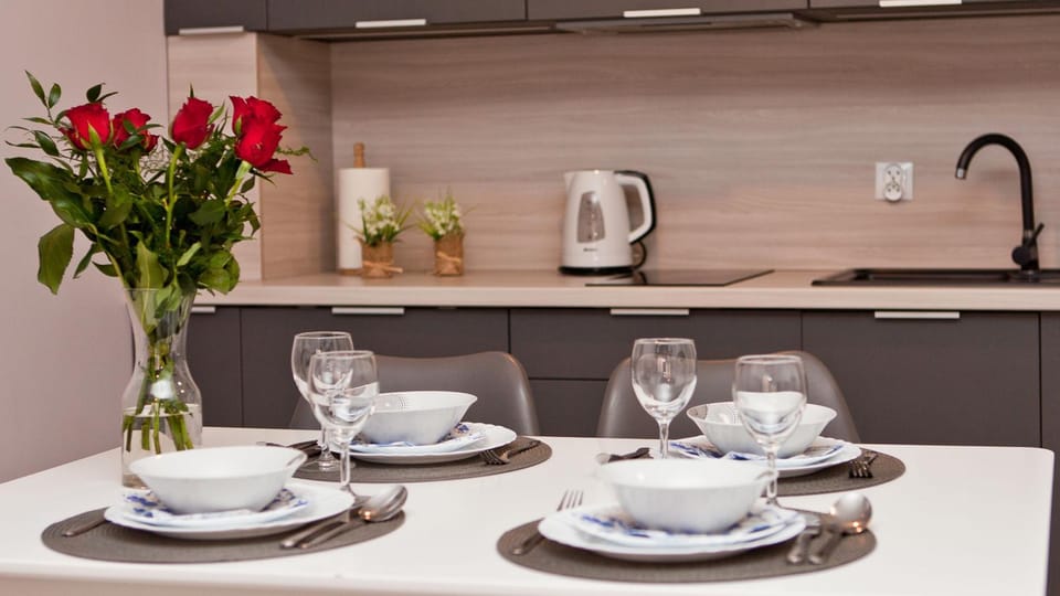 Coffee/tea facilities, Kitchen or kitchenette, Dining area