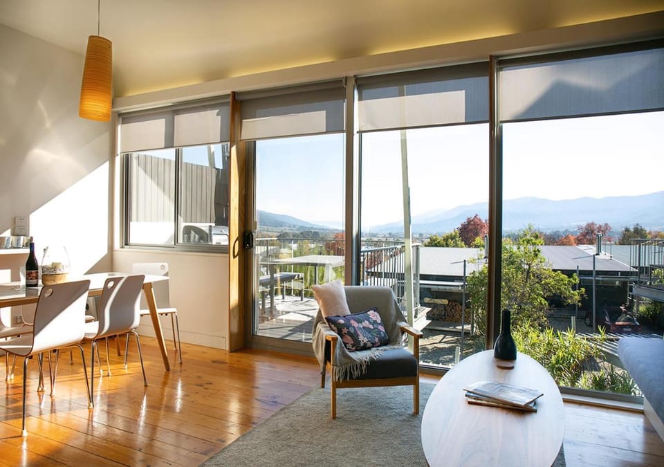 luxury Scandinavian townhouse Villa in Tawonga South