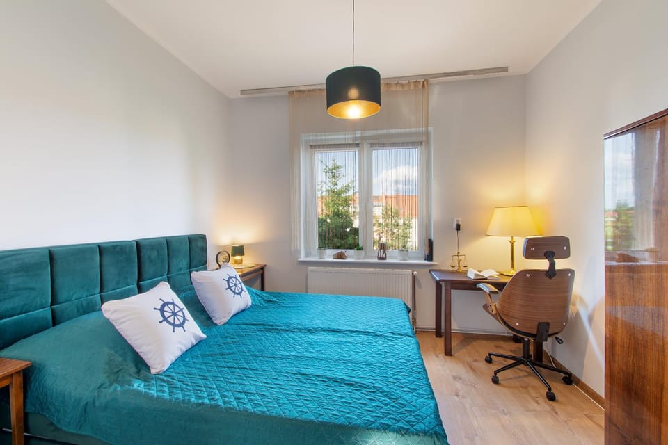 Spring, Bed, View (from property/room), Bedroom, wardrobe