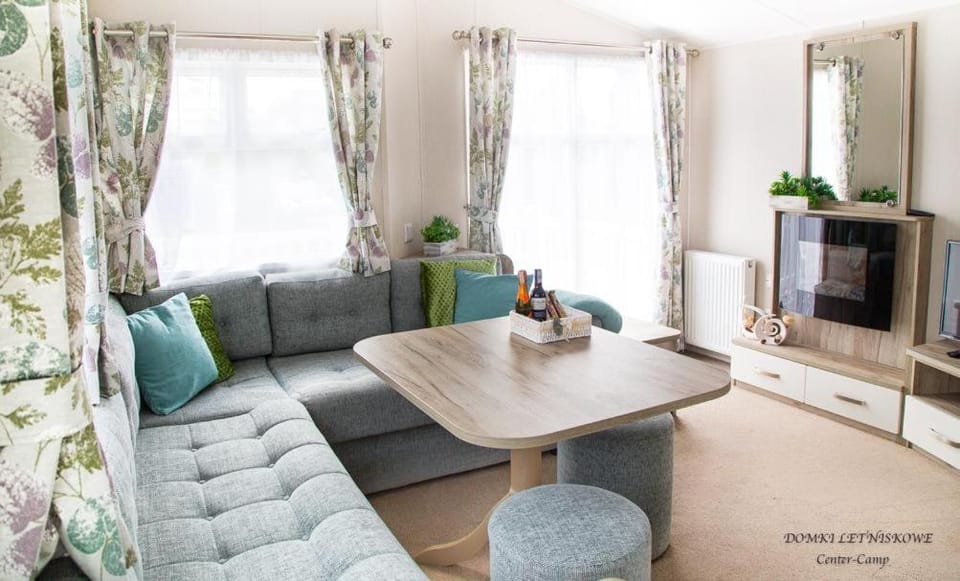 Living room, Seating area, Dining area, Drinks