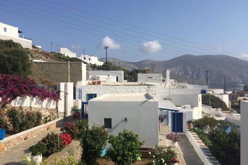 Cycladic house in rural surrounding 2 House in Decentralized Administration of the Aegean