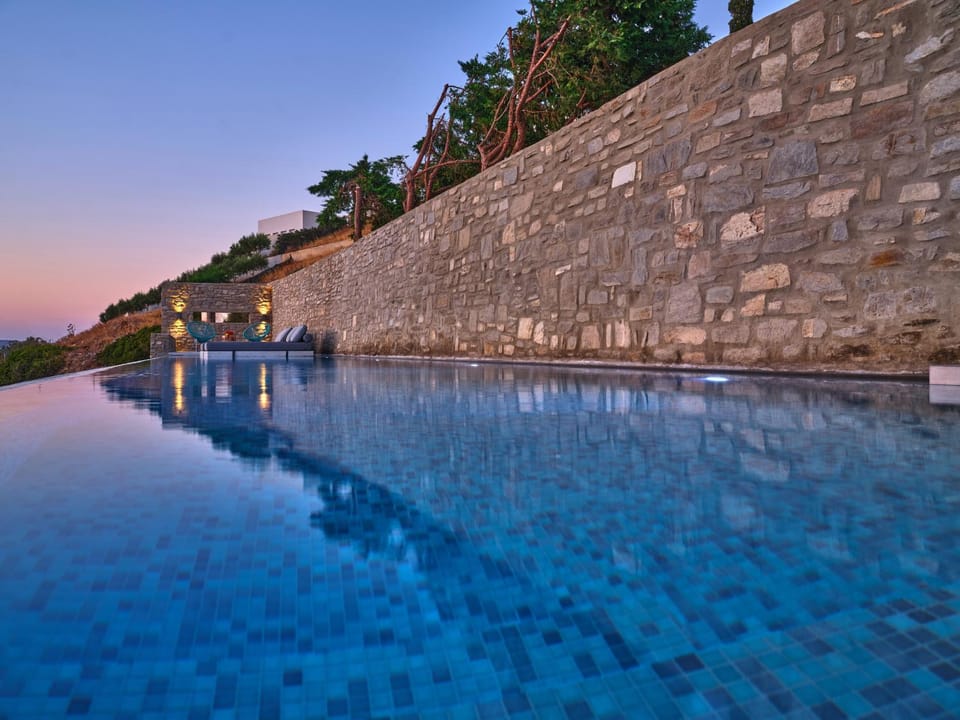 Infinity sea view cosy villa with private pool House in Paros