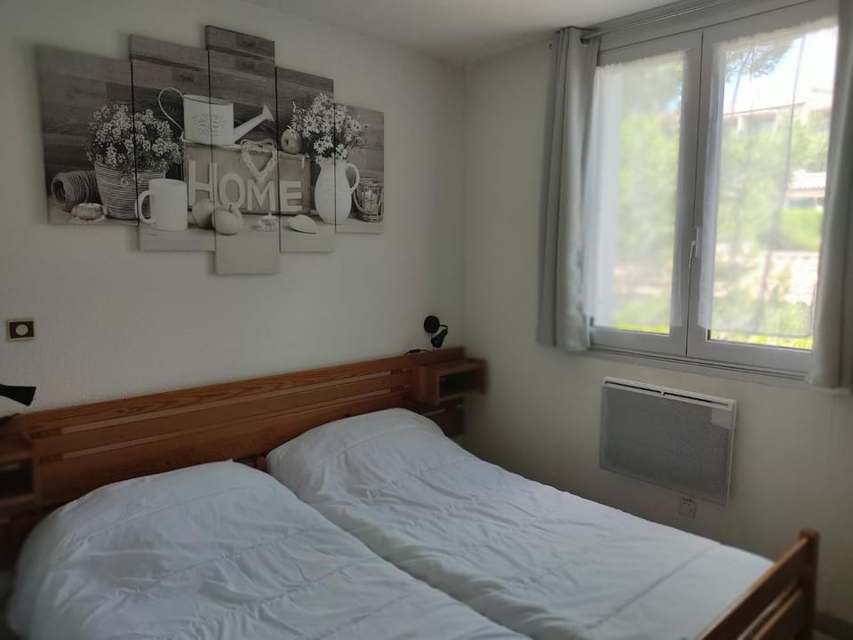 Résidence les chênes blancs Appartement T2 Apartment in Gréoux-les-Bains