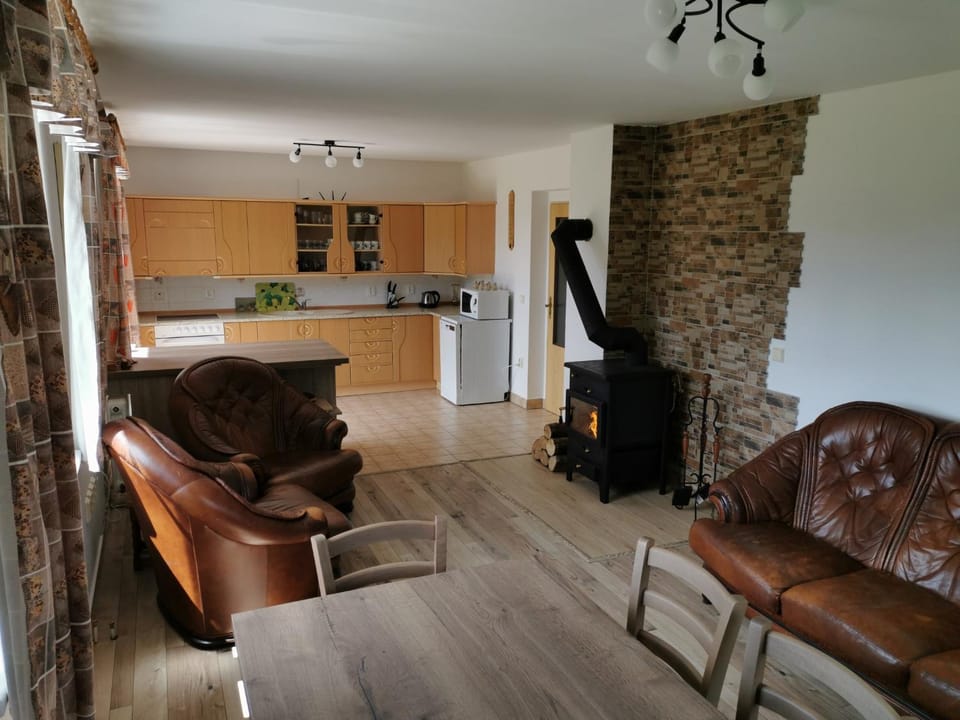 Living room, Dining area, Communal kitchen, kitchen