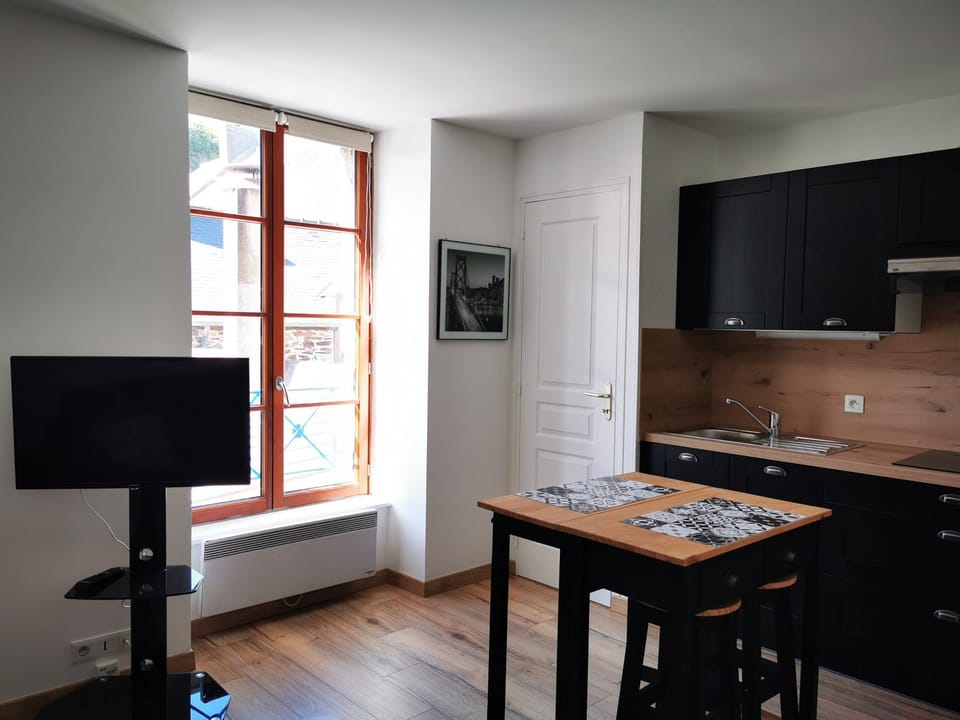 TV and multimedia, Kitchen or kitchenette, Dining area