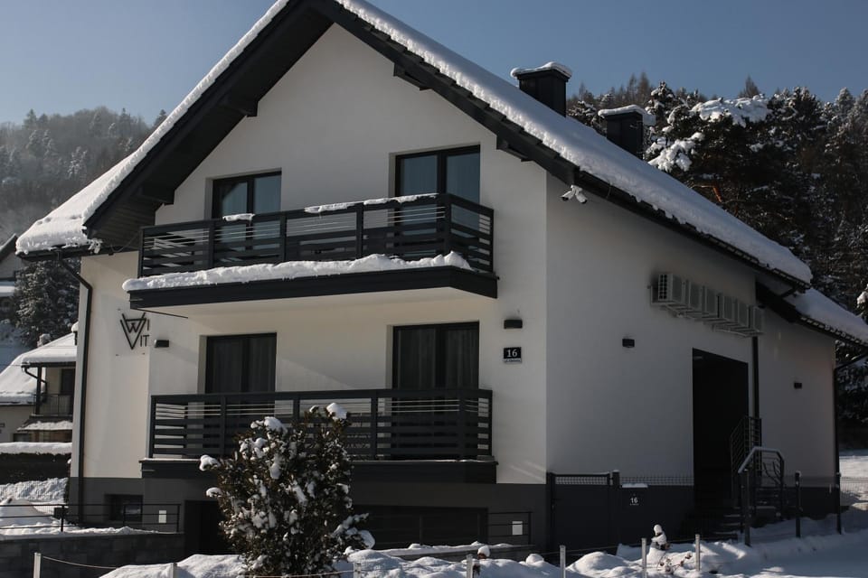 Property building, Winter