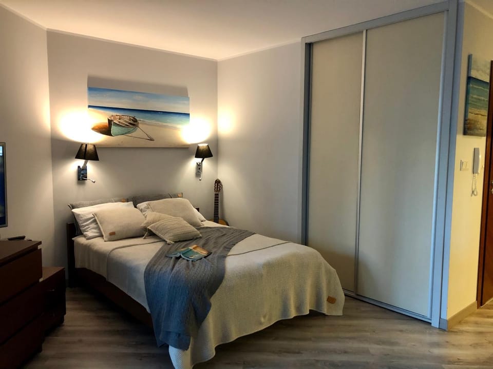 Bed, Bedroom, wardrobe
