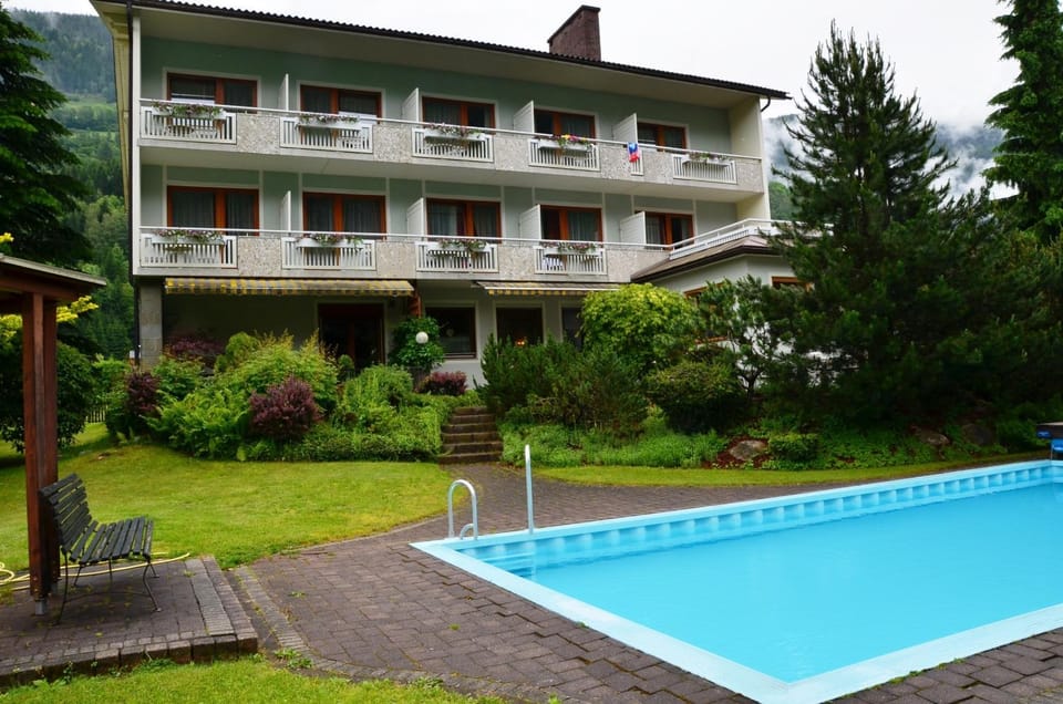 Communal lounge/ TV room, Facade/entrance, Spring, Summer, BBQ facilities, Garden, Sauna, Balcony/Terrace, Lounge or bar, Beach, Garden view, Mountain view, Pool view, Swimming pool