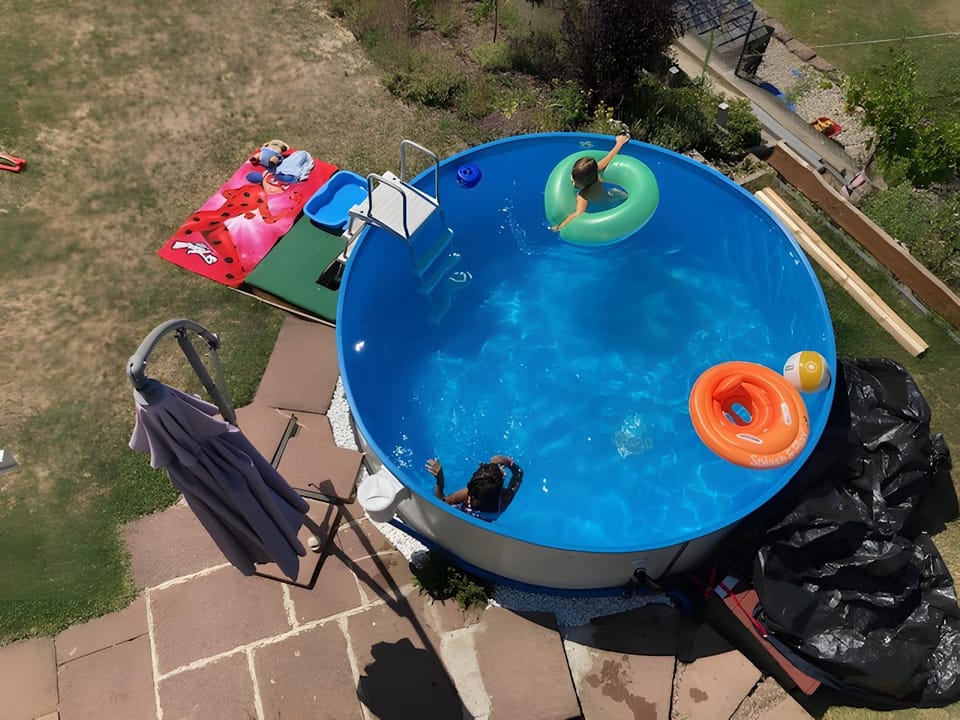 Property building, Swimming pool