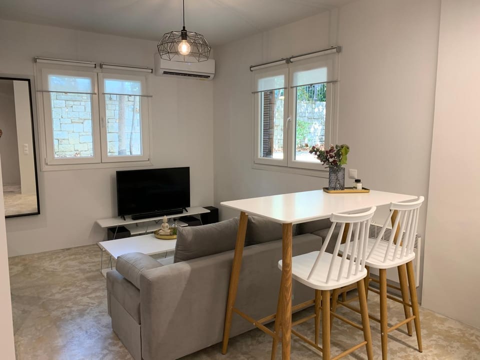 TV and multimedia, Dining area