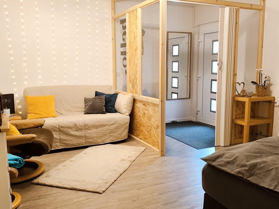 Living room, Photo of the whole room, Seating area