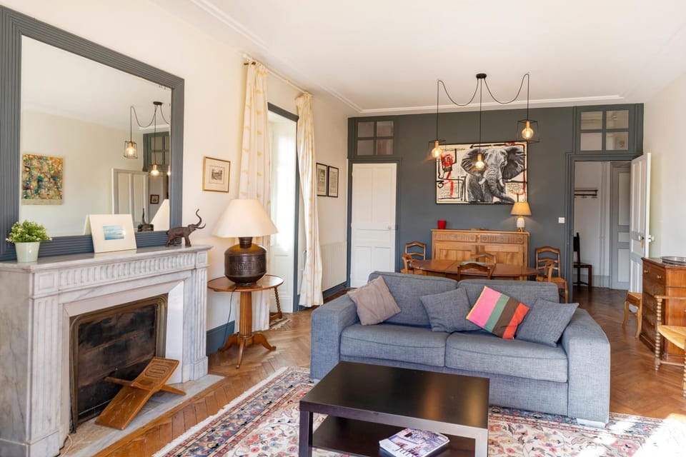 Property building, Living room
