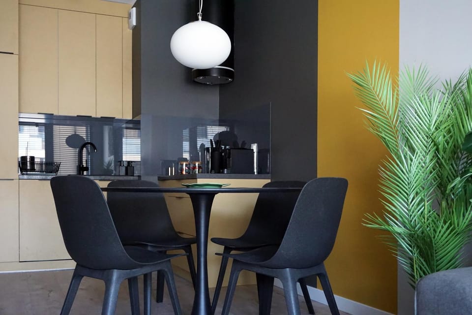 Coffee/tea facilities, Kitchen or kitchenette, Dining area