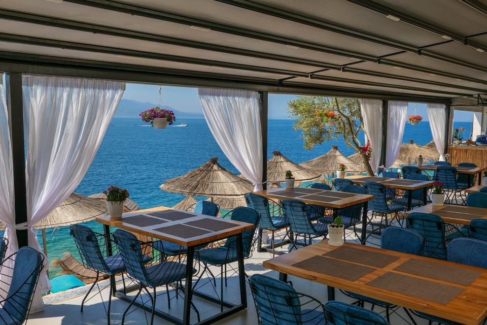 Restaurant/places to eat, Beach, Breakfast