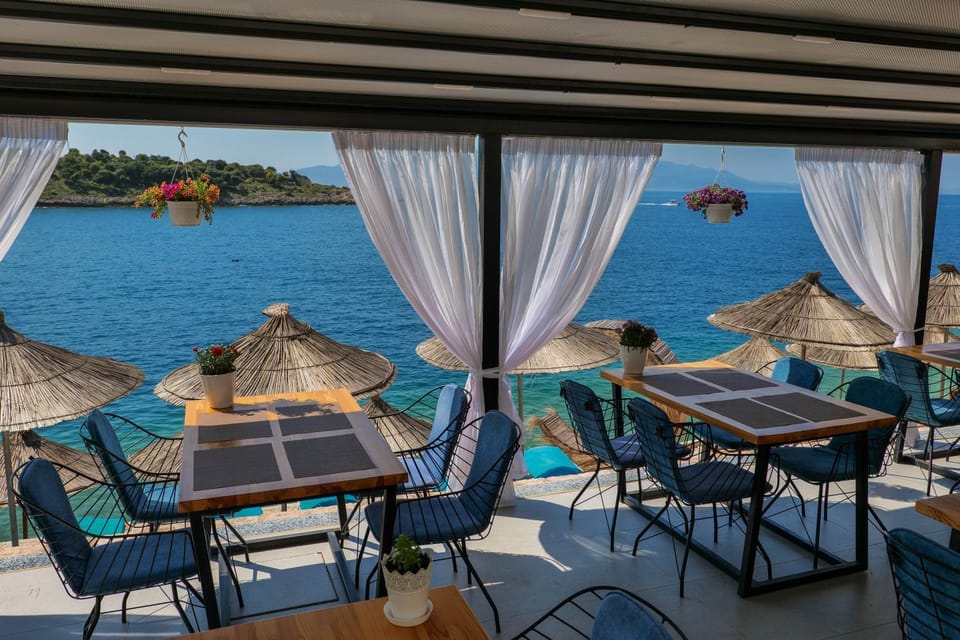 Restaurant/places to eat, Beach