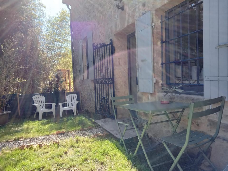 Appartement RDC Le Brin de soleil, Gite l Echapée Belle Apartment in Provence-Alpes-Côte d'Azur