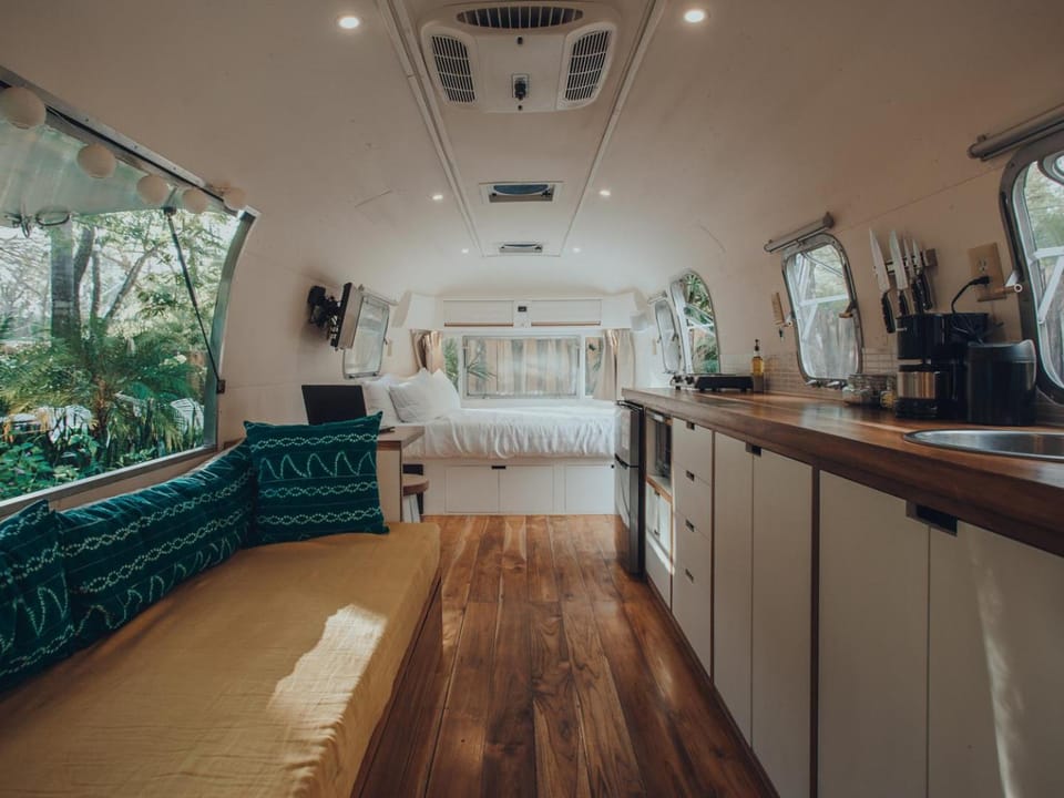 Bed, Kitchen or kitchenette, Photo of the whole room, Bedroom