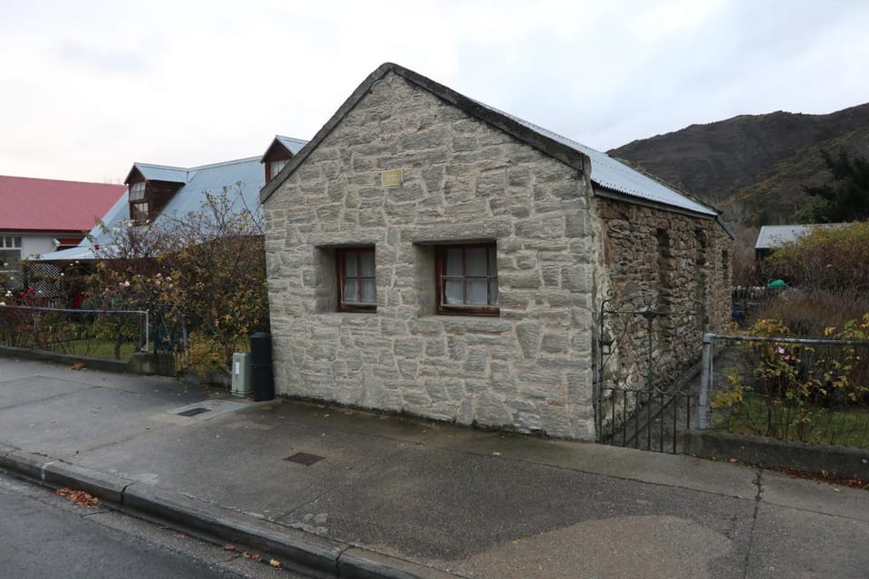 Facade/entrance, Winter, BBQ facilities, Garden, Library, Balcony/Terrace, On site, Garden view, Landmark view, Street view