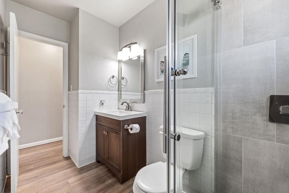 Stunning Downtown Condo - 5 min walk to Old Town! Apartment in Fort Collins