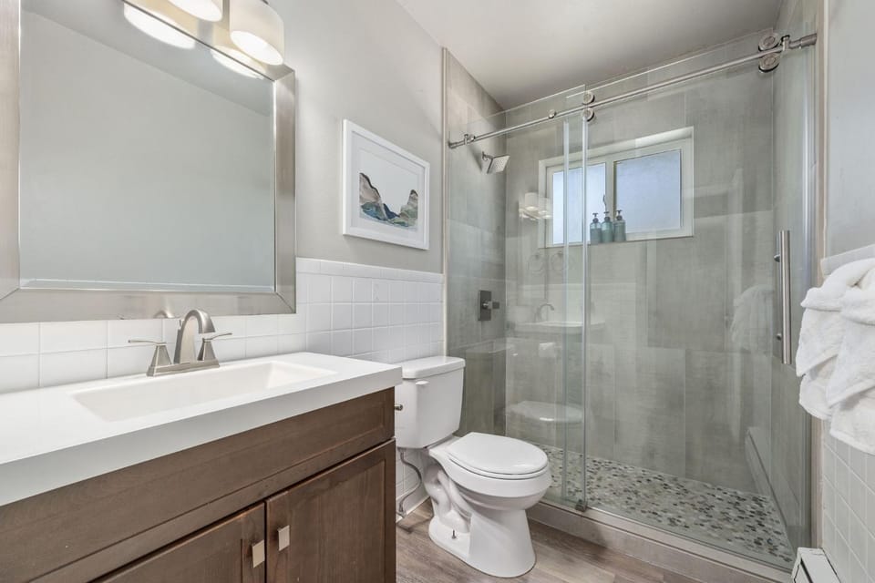 Stunning Downtown Condo - 5 min walk to Old Town! Apartment in Fort Collins