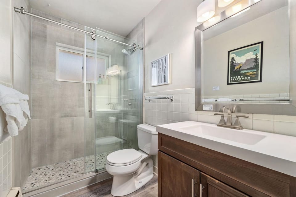 Stylish Condo in the Heart of Old Town Apartment in Fort Collins