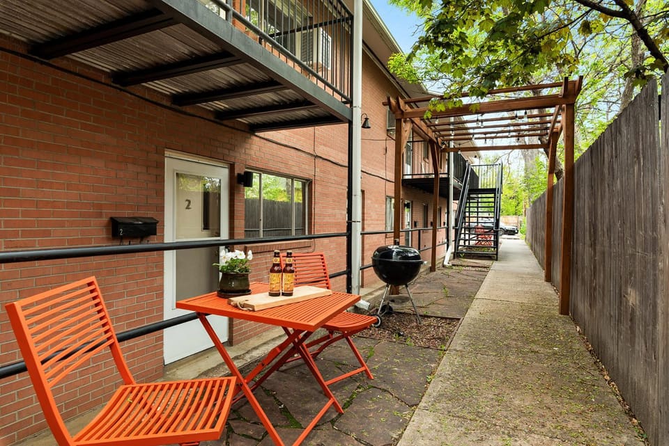 Hip & Urban Condo near the Heart of Old Town Apartment in Fort Collins