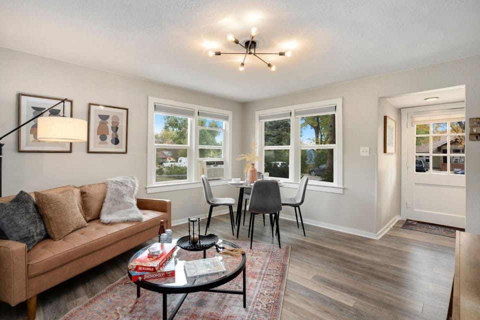 Charming Old Town Bungalow with Free Cruiser Bikes House in Fort Collins