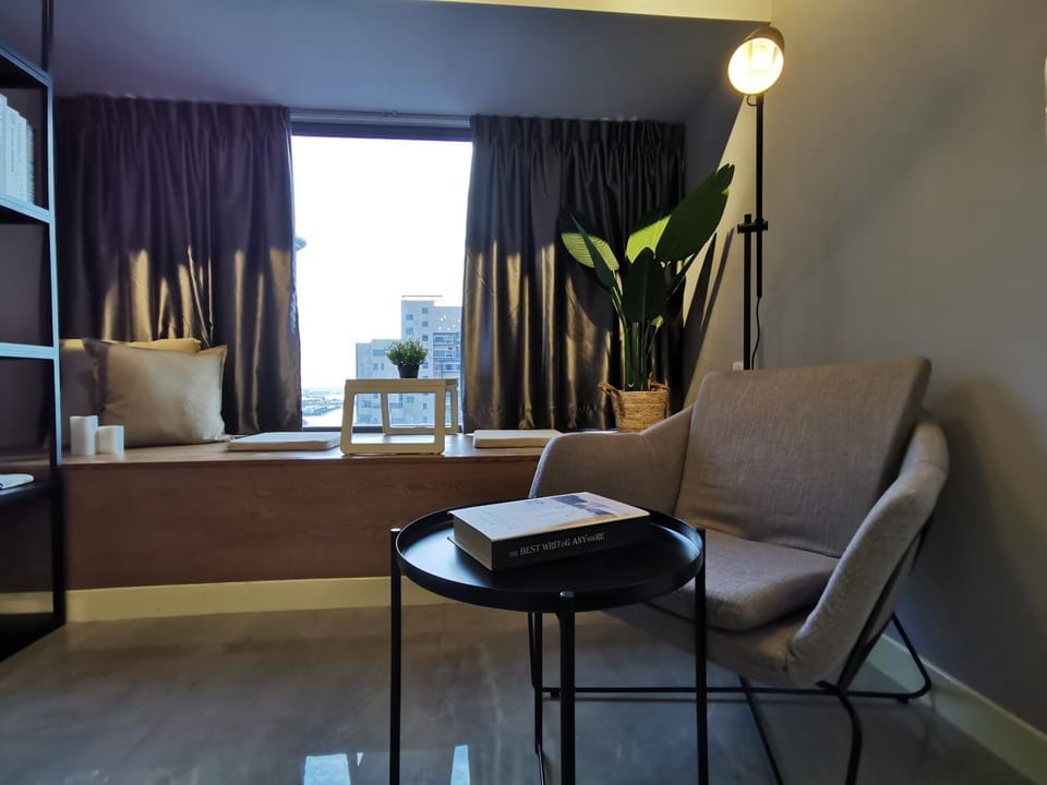 Living room, Seating area