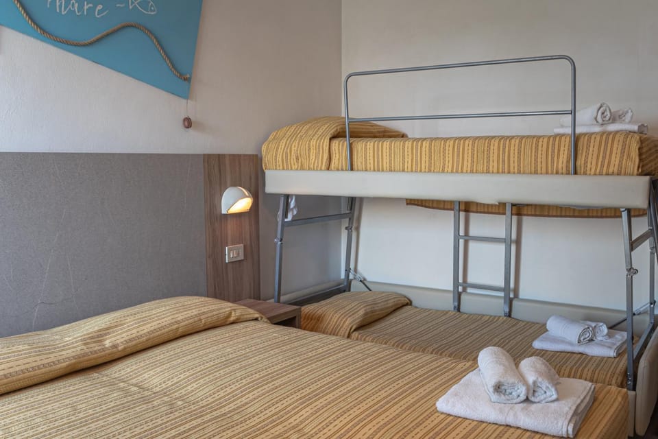 bunk bed