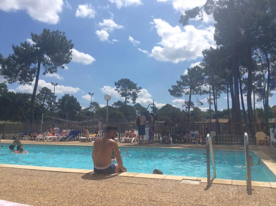 Swimming pool, Swimming pool