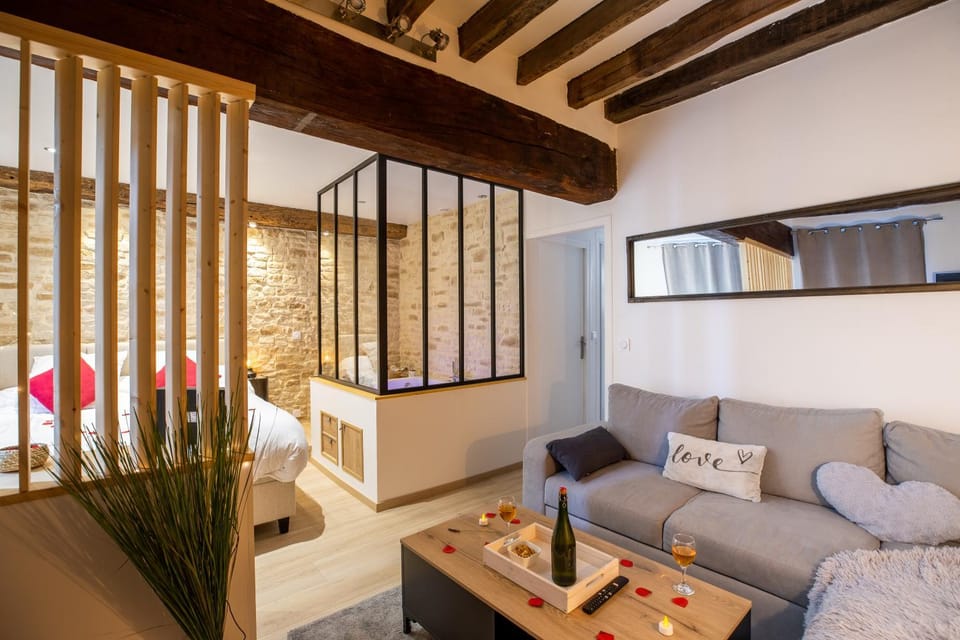 Living room, Photo of the whole room, Seating area